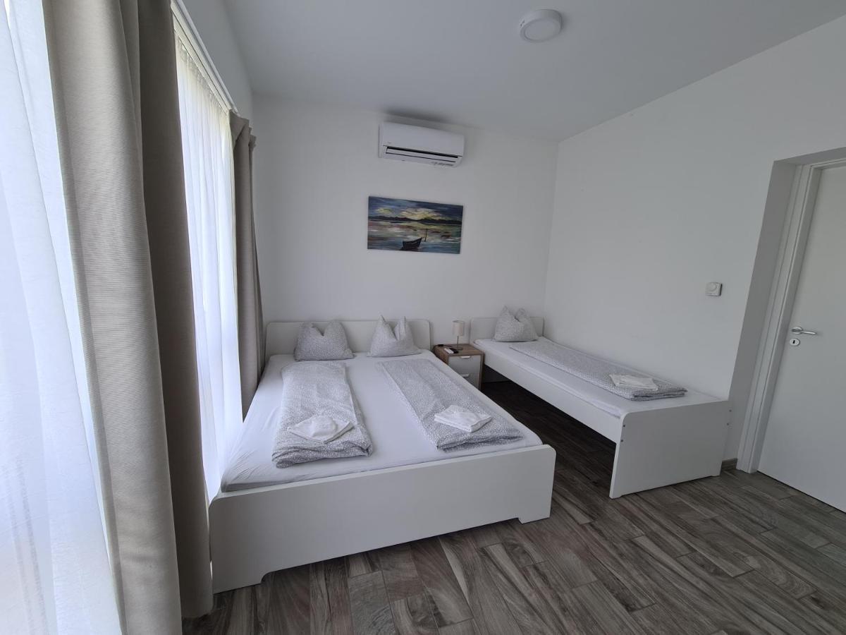 Surman Apartmanok Siófok Esterno foto