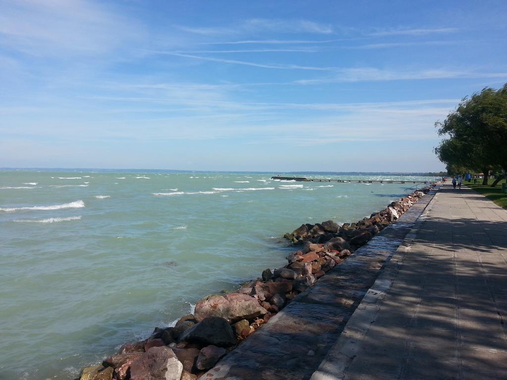 Surman Apartmanok Siófok Esterno foto
