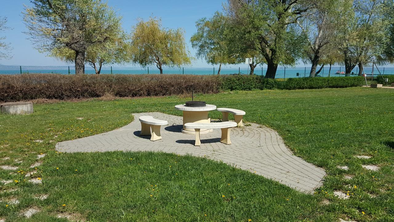 Surman Apartmanok Siófok Esterno foto